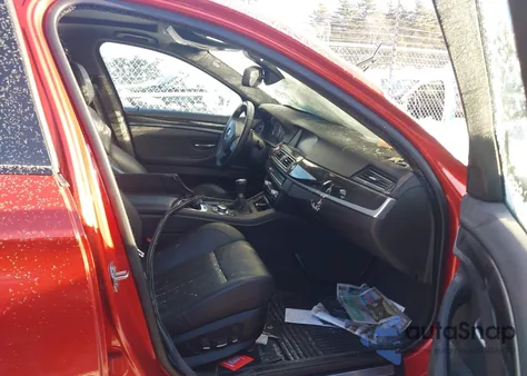 2013 BMW M5 z USA, uszkodzony, nr VIN WBSFV9C50DD096243